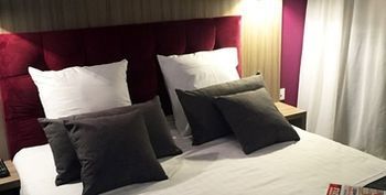 Nemea Appart Hotel Residence Quai Victor Tours Exterior foto